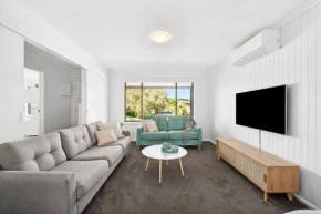 The Absolute Beach Escape for 11, St Leonards
